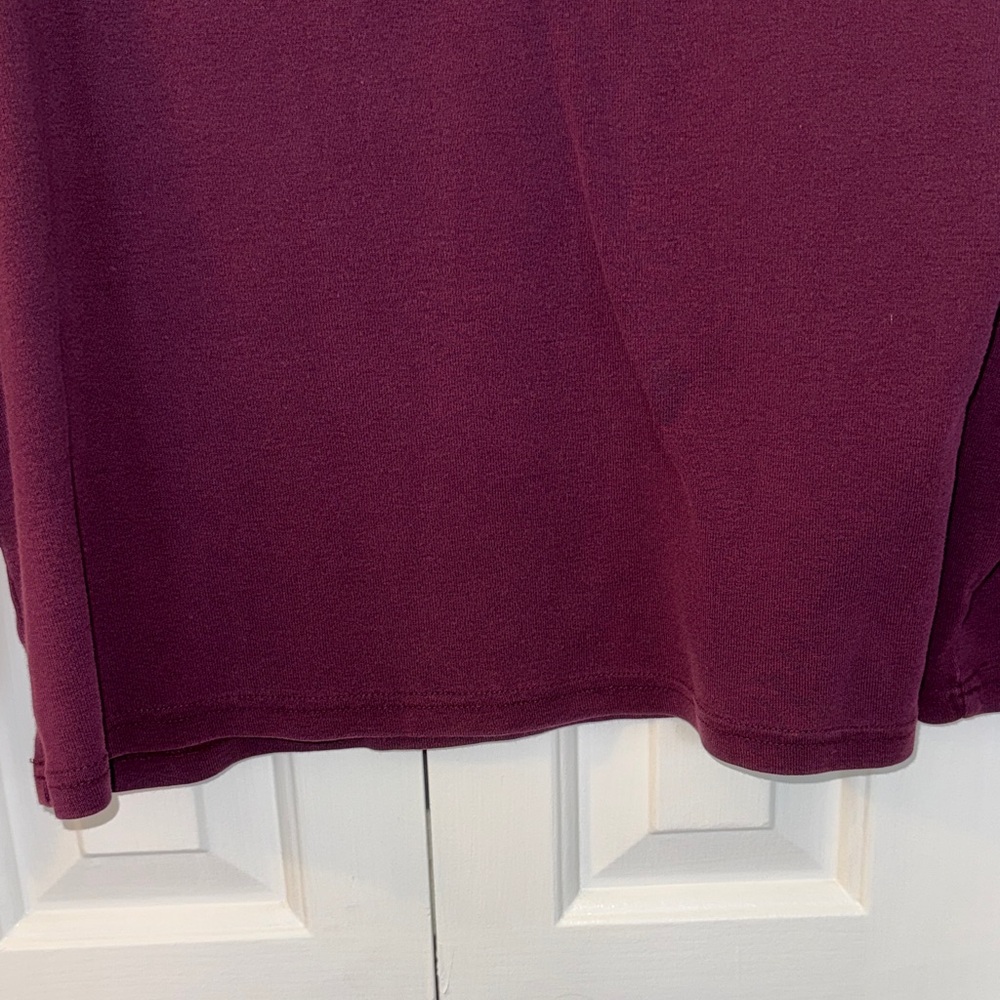 Eddie Bauer Deep Burgundy V-Neck Long Sleeve Top size Medium - Picture 10 of 13